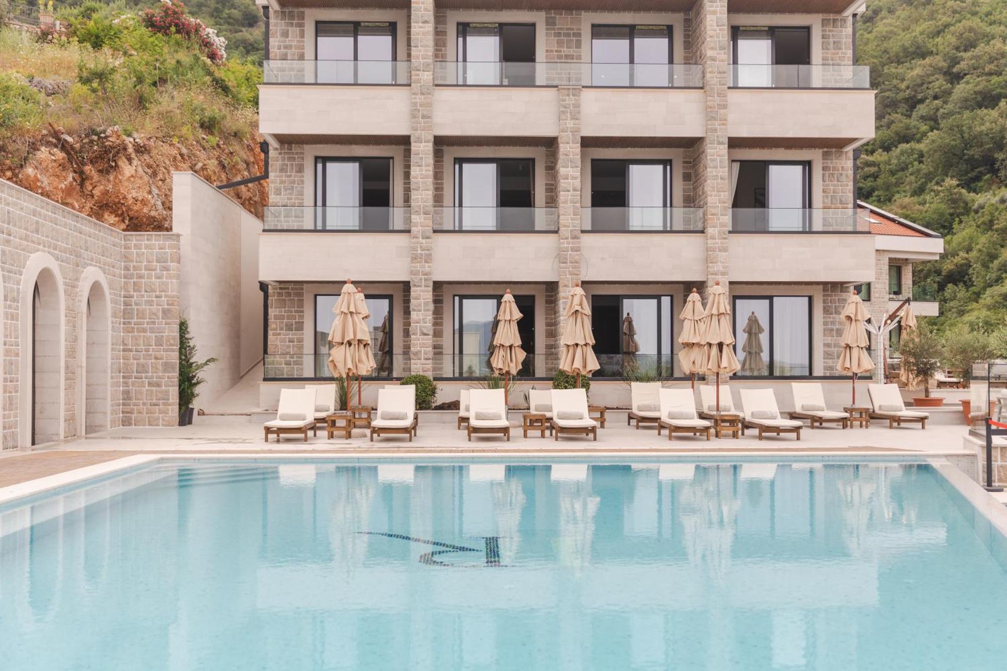Regent 4* Budua